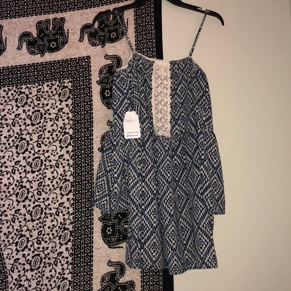 Dress Up Dresses & Skirts - Brand new cold shoulder dress-up dress 👗